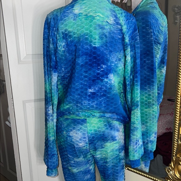 Blue and Green Tie-Dye Tracksuit Set - Picture 3 of 3